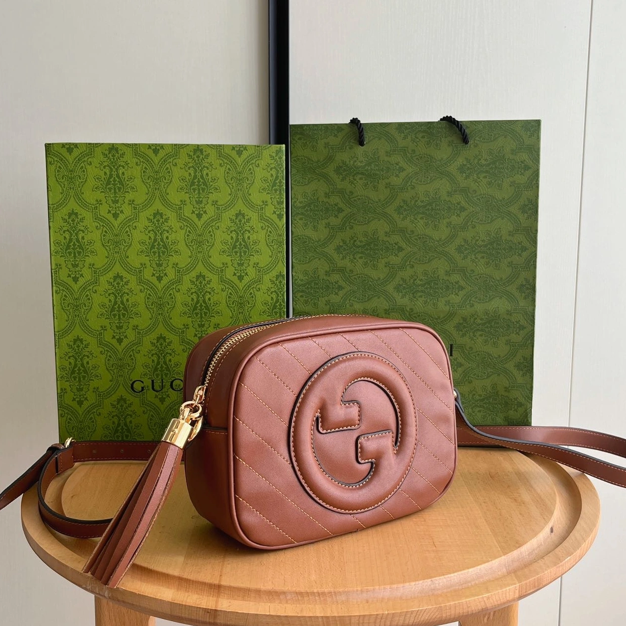 Reliable 5893 Gucci AAA Quality Messenger Bags For Women