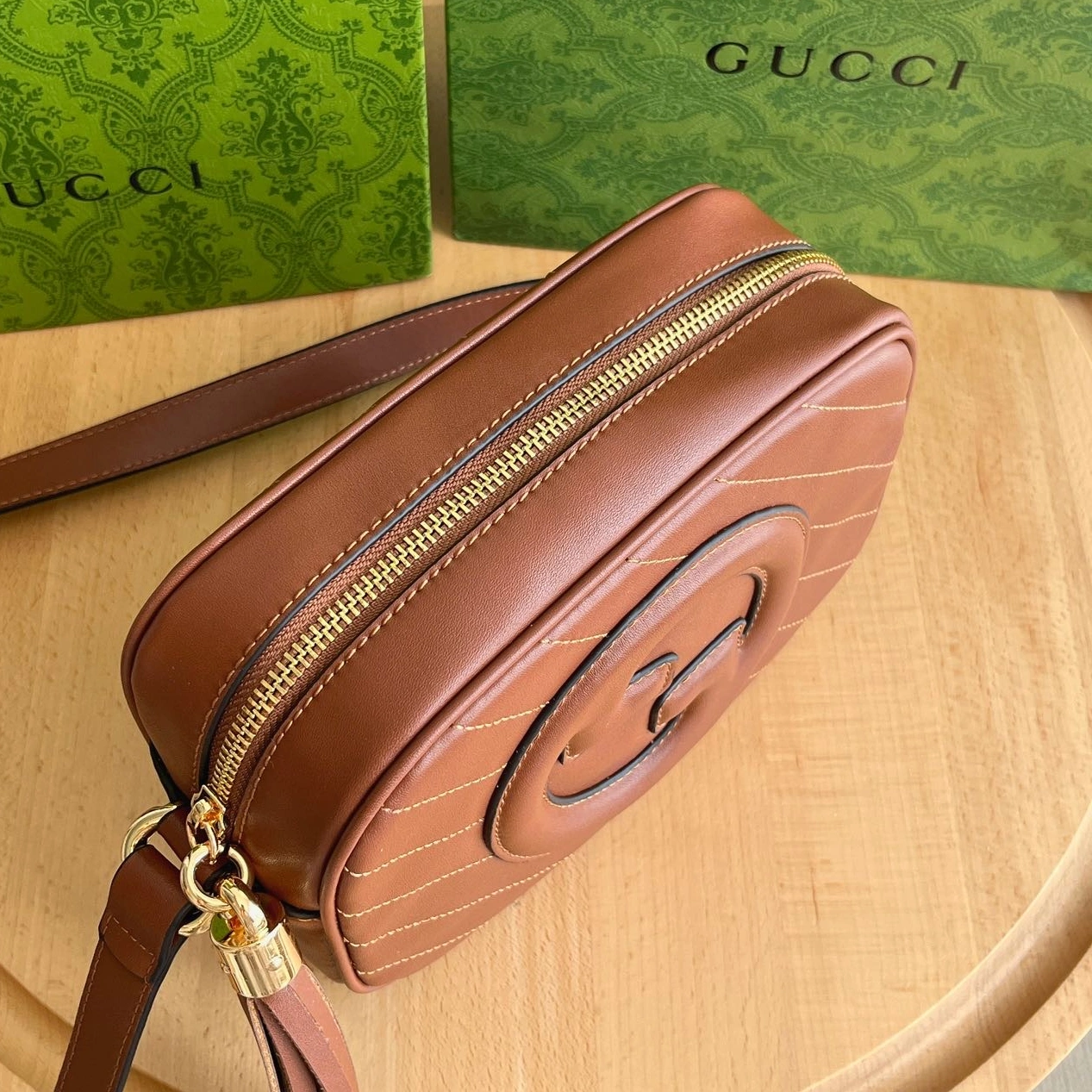 Reliable 5893 Gucci AAA Quality Messenger Bags For Women