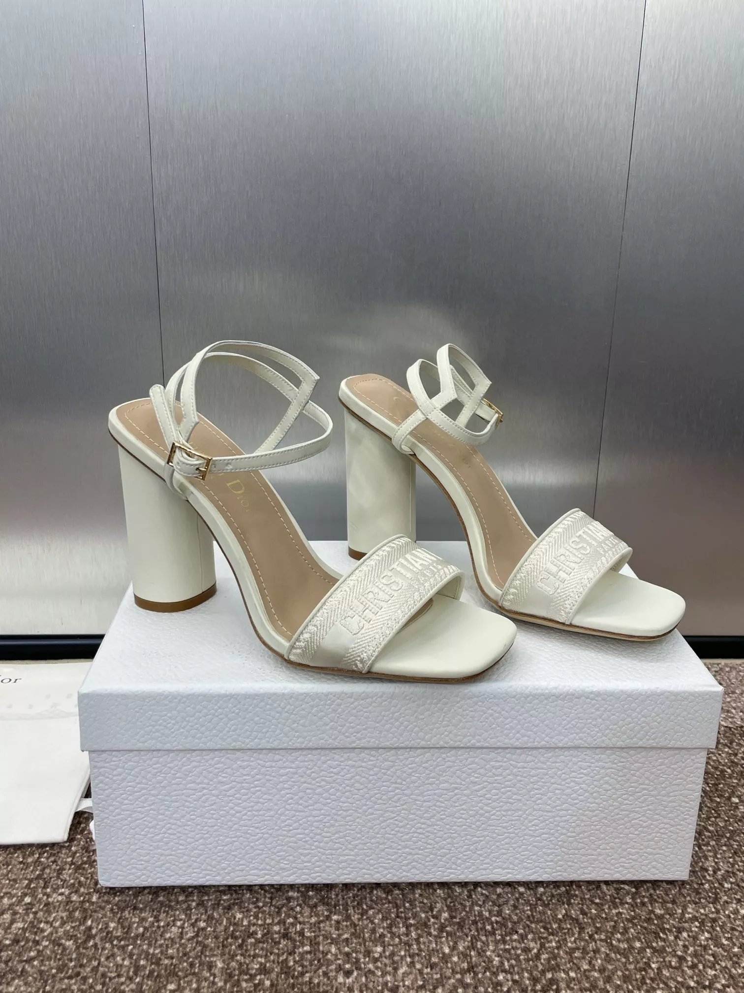 Reliable 6010 Christian Dior Sandal For Women