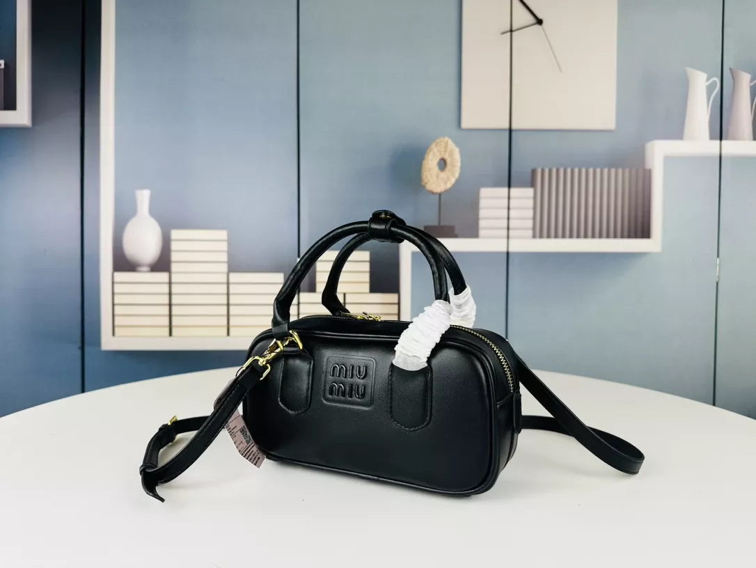 Reliable 6025 MIU MIU AAA Quality Handbags For Women