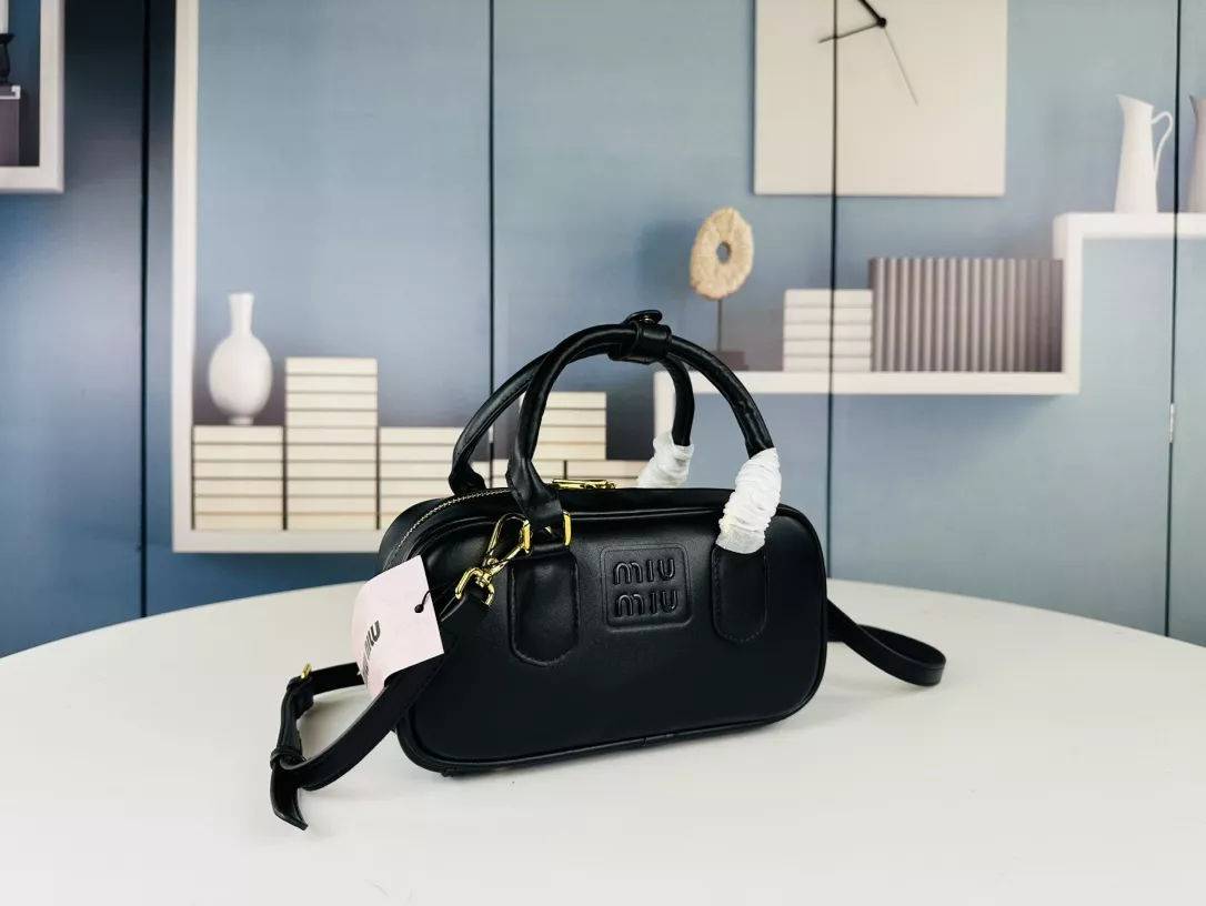 Reliable 6025 MIU MIU AAA Quality Handbags For Women