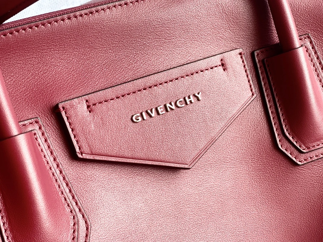 Reliable 6151 Givenchy AAA Quality Handbags For Women