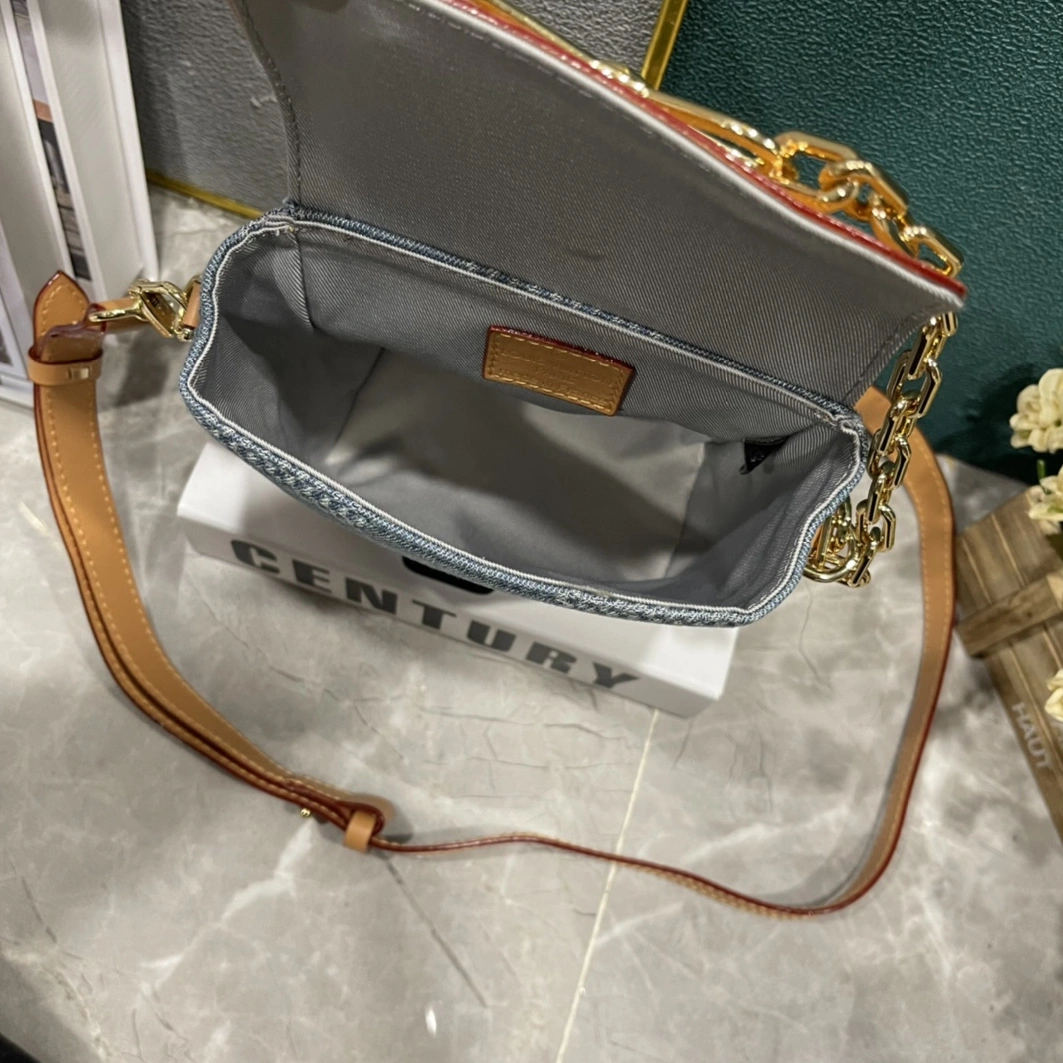 Reliable 6428 Louis Vuitton AAA Quality Messenger Bags For Women