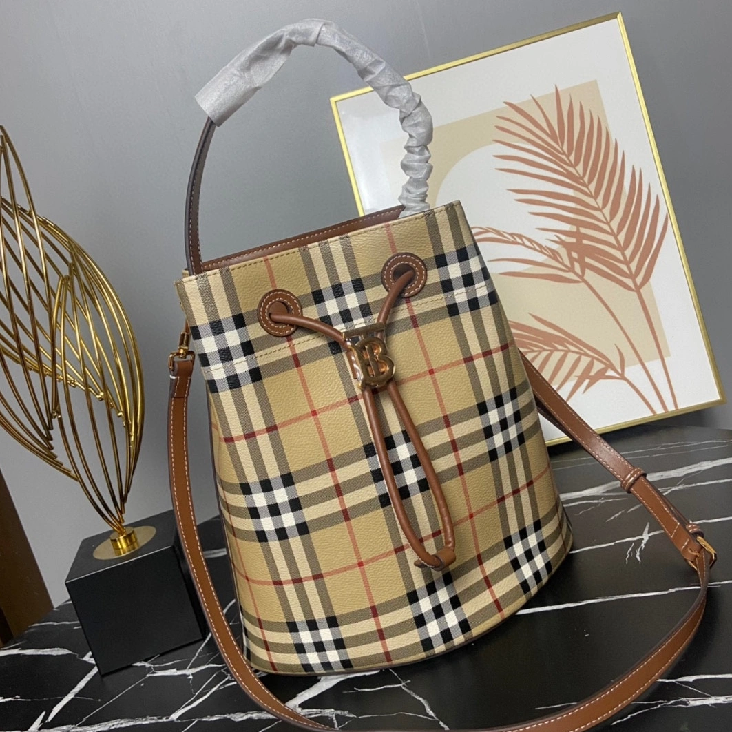 Reliable 6444 Burberry AAA Quality Handbags For Women