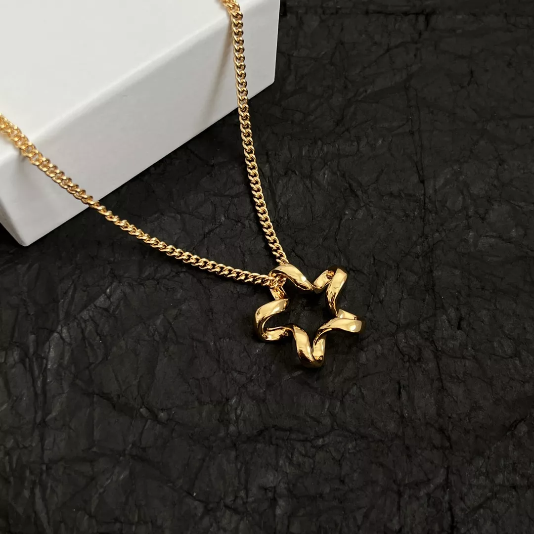 Reliable 6606 Moschino Necklaces