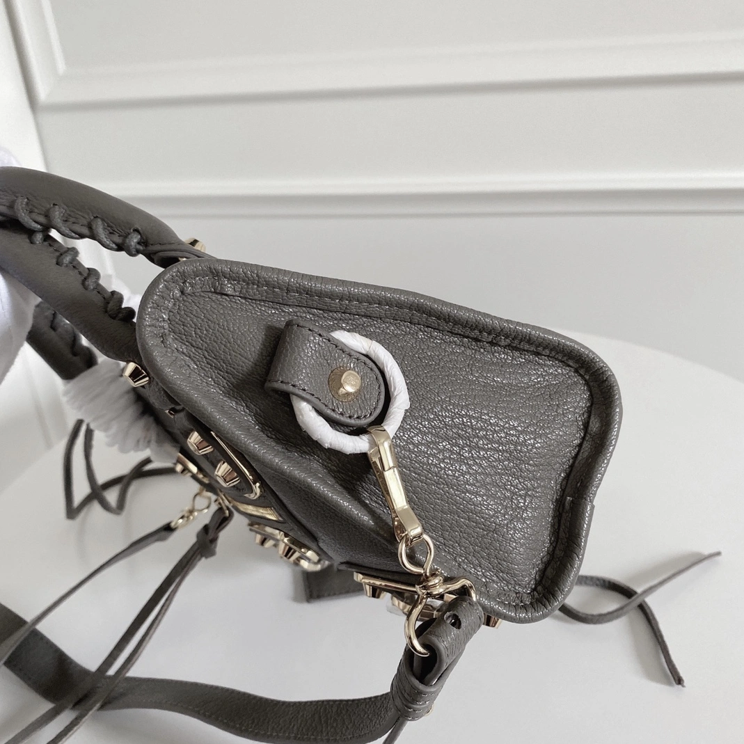 Reliable 6628 Balenciaga AAA Quality Handbags For Women