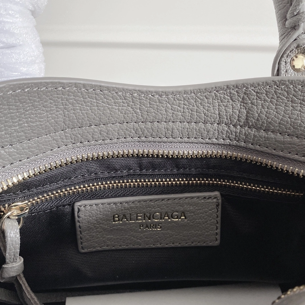 Reliable 6628 Balenciaga AAA Quality Handbags For Women