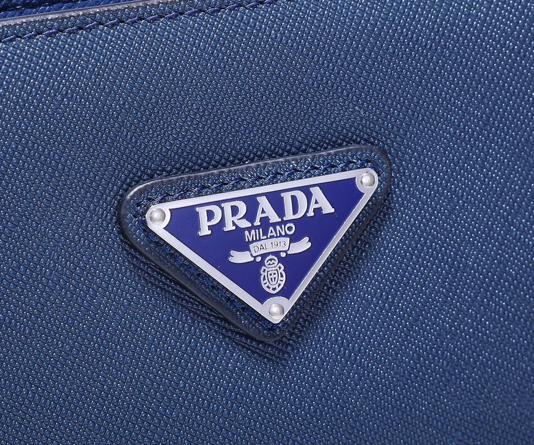 Reliable 6770 Prada AAA Man Wallets