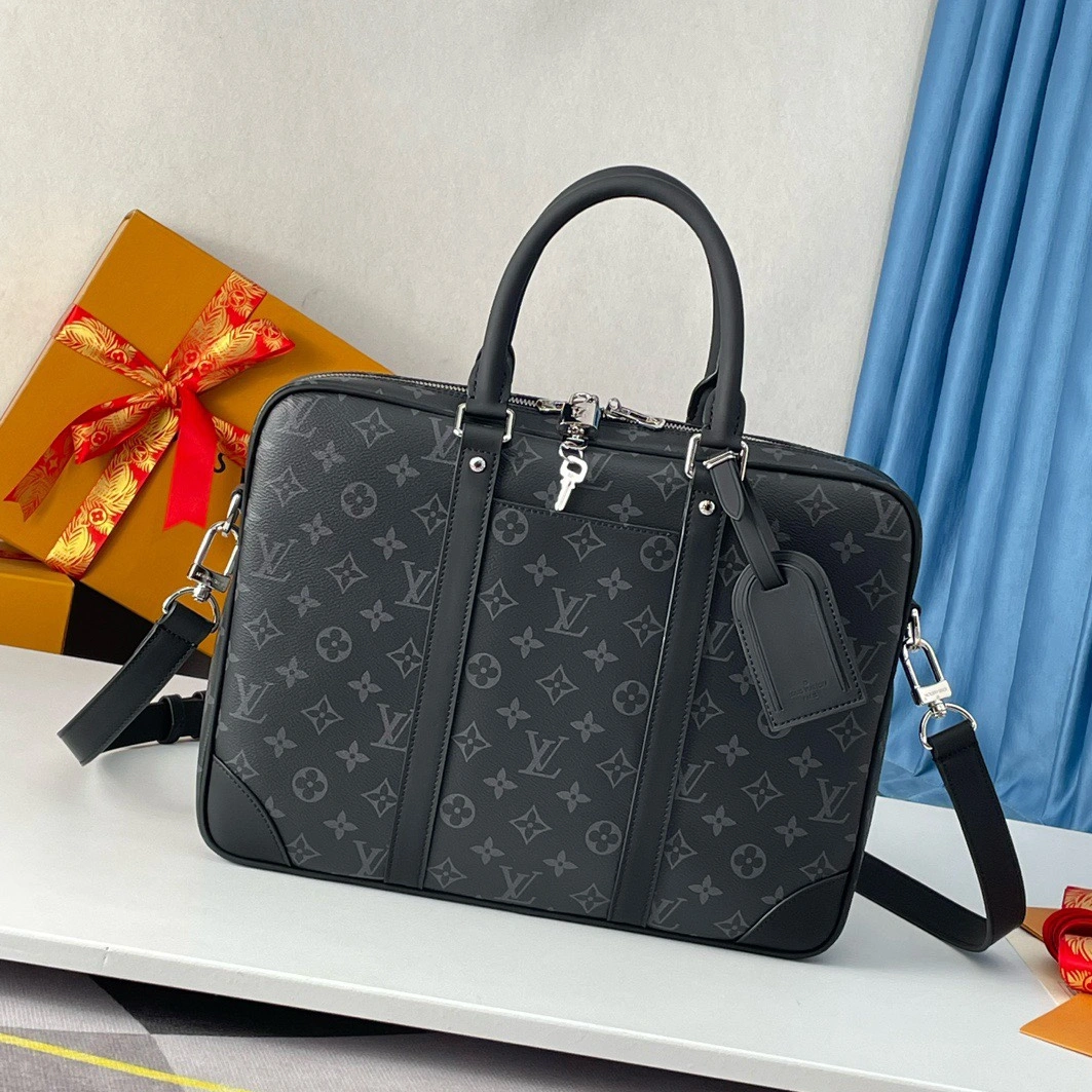 Reliable 6837 Louis Vuitton AAA Man Handbags
