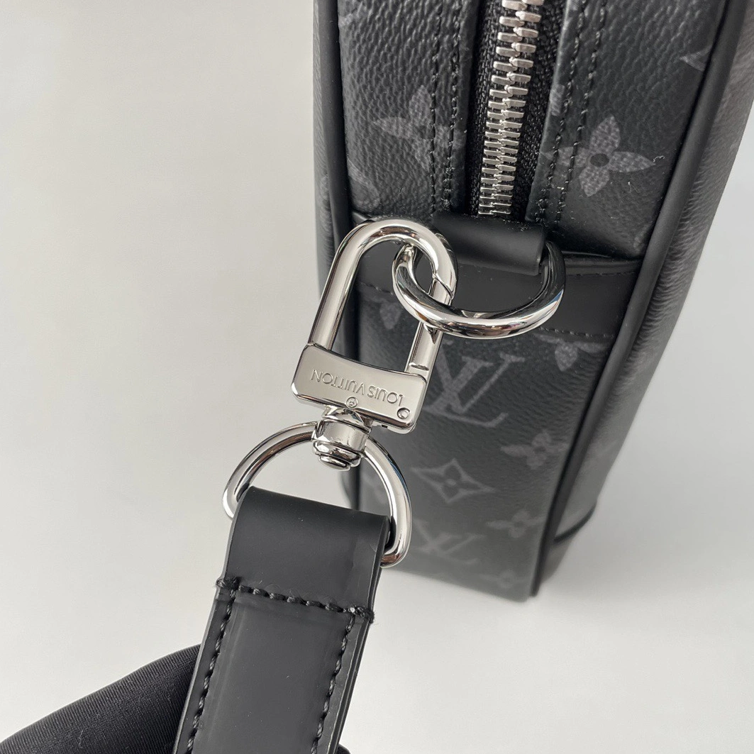 Reliable 6837 Louis Vuitton AAA Man Handbags