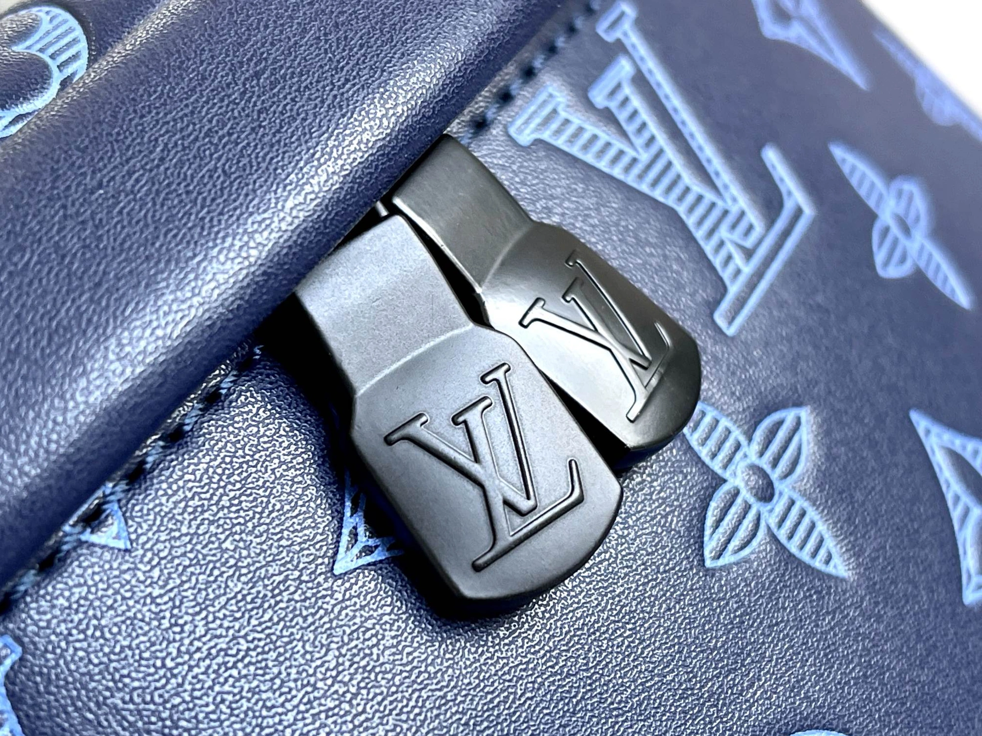 Reliable 7131 Louis Vuitton LV AAA Quality Belt Bags