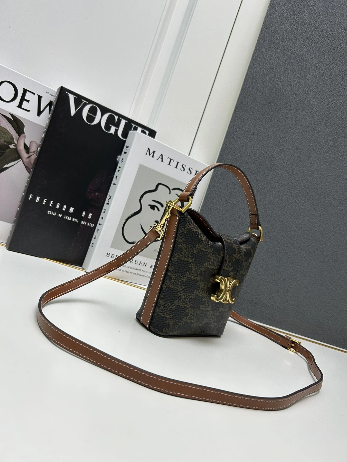 Reliable 7318 Celine AAA Quality Messenger Bags For Women