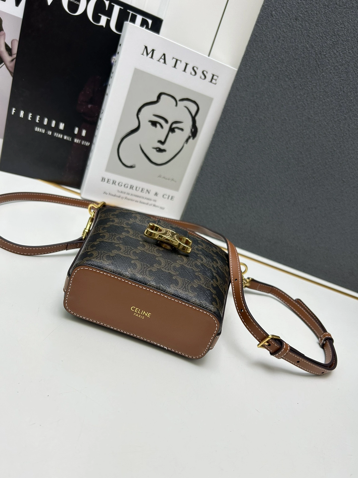Reliable 7318 Celine AAA Quality Messenger Bags For Women