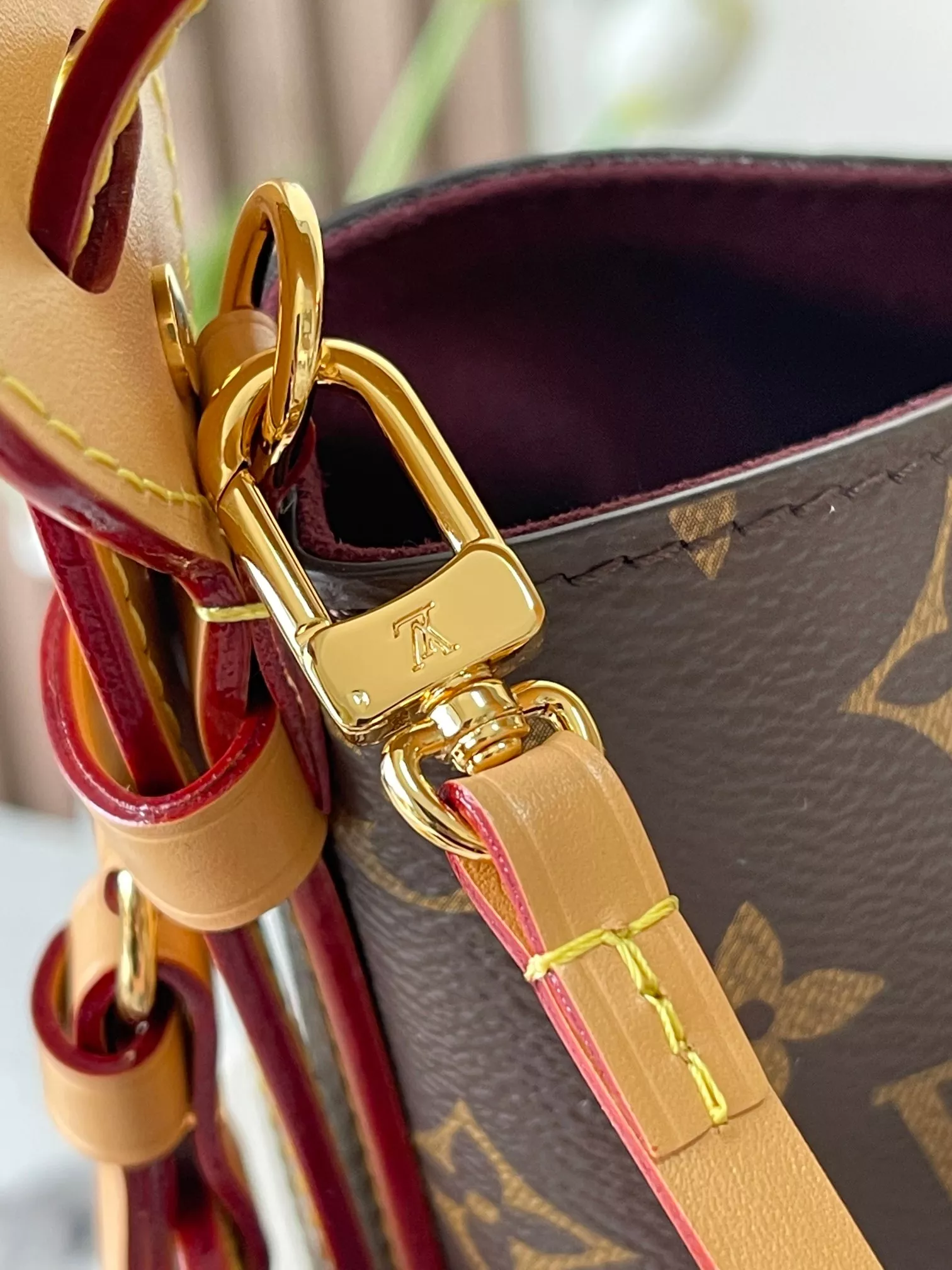 Reliable 7504 Louis Vuitton AAA Quality Messenger Bags For Women