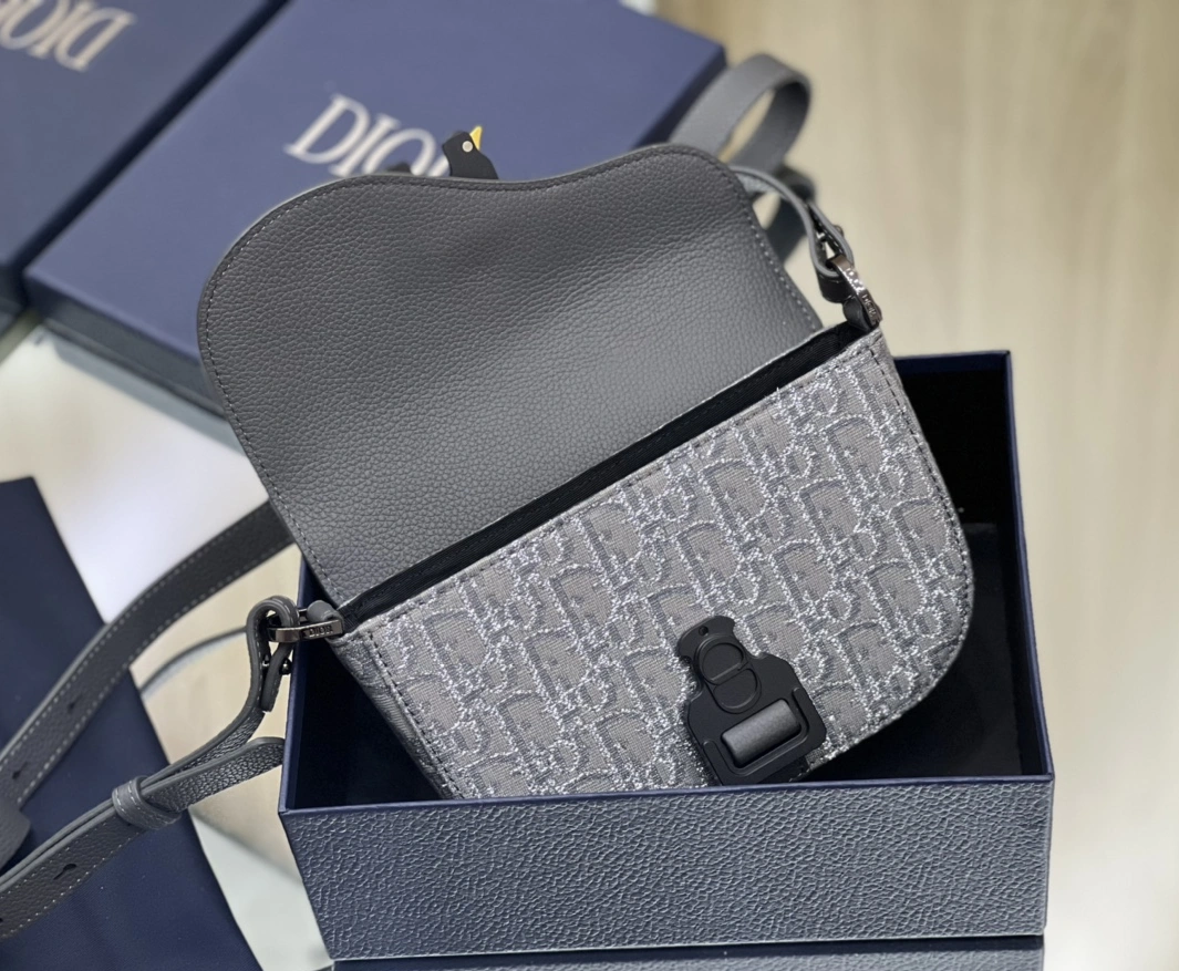 Reliable 7821 Christian Dior AAA Man Messenger Bags