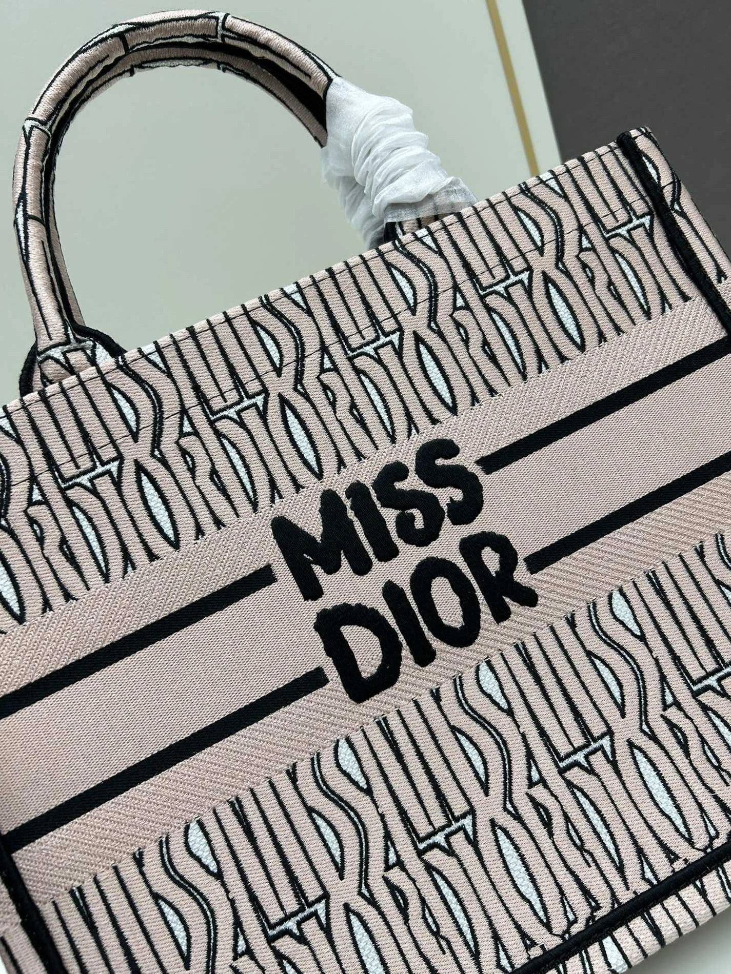 Reliable 7860 Christian Dior AAA Quality Tote-Handbags For Women