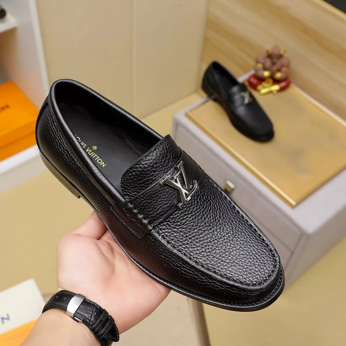 Reliable 8066 Louis Vuitton LV Oxfords Shoes For Men