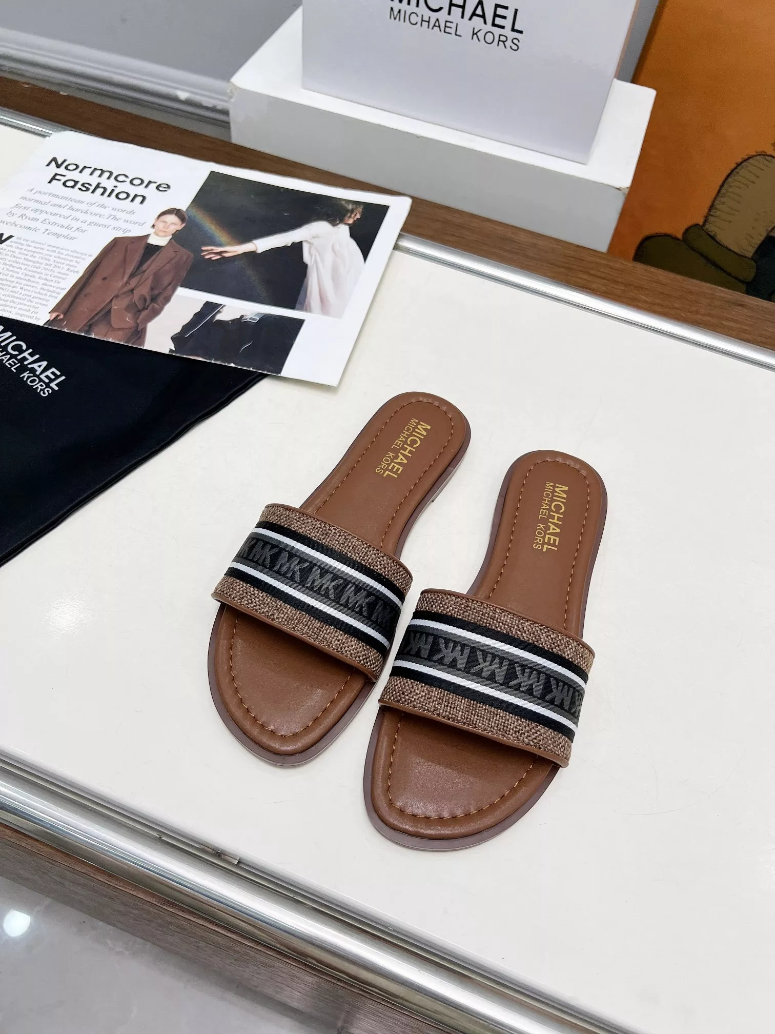 Reliable 8237 Michael Kors Slippers For Women