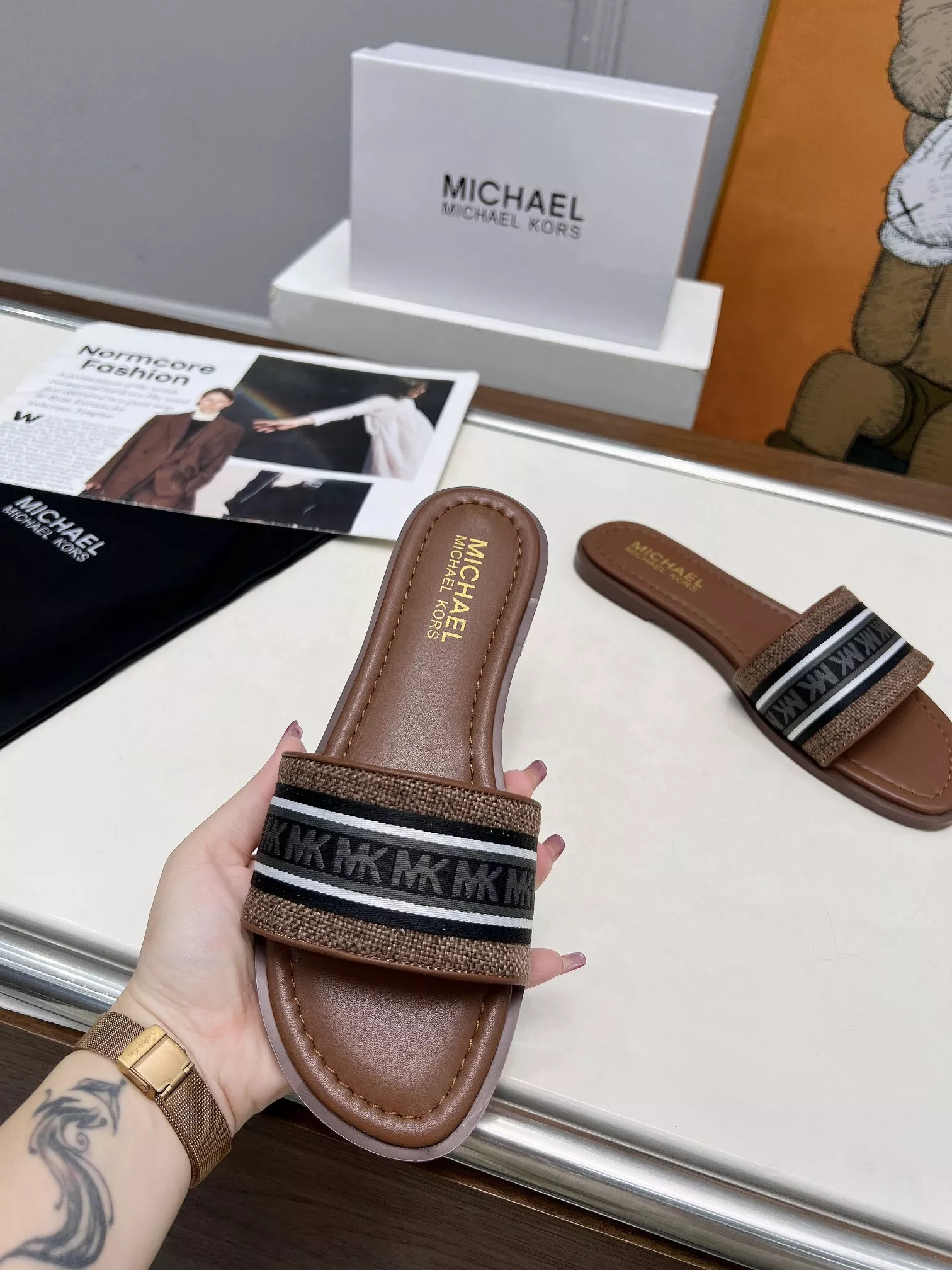 Reliable 8237 Michael Kors Slippers For Women