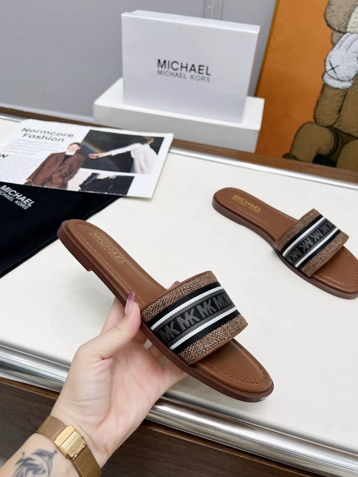 Reliable 8237 Michael Kors Slippers For Women
