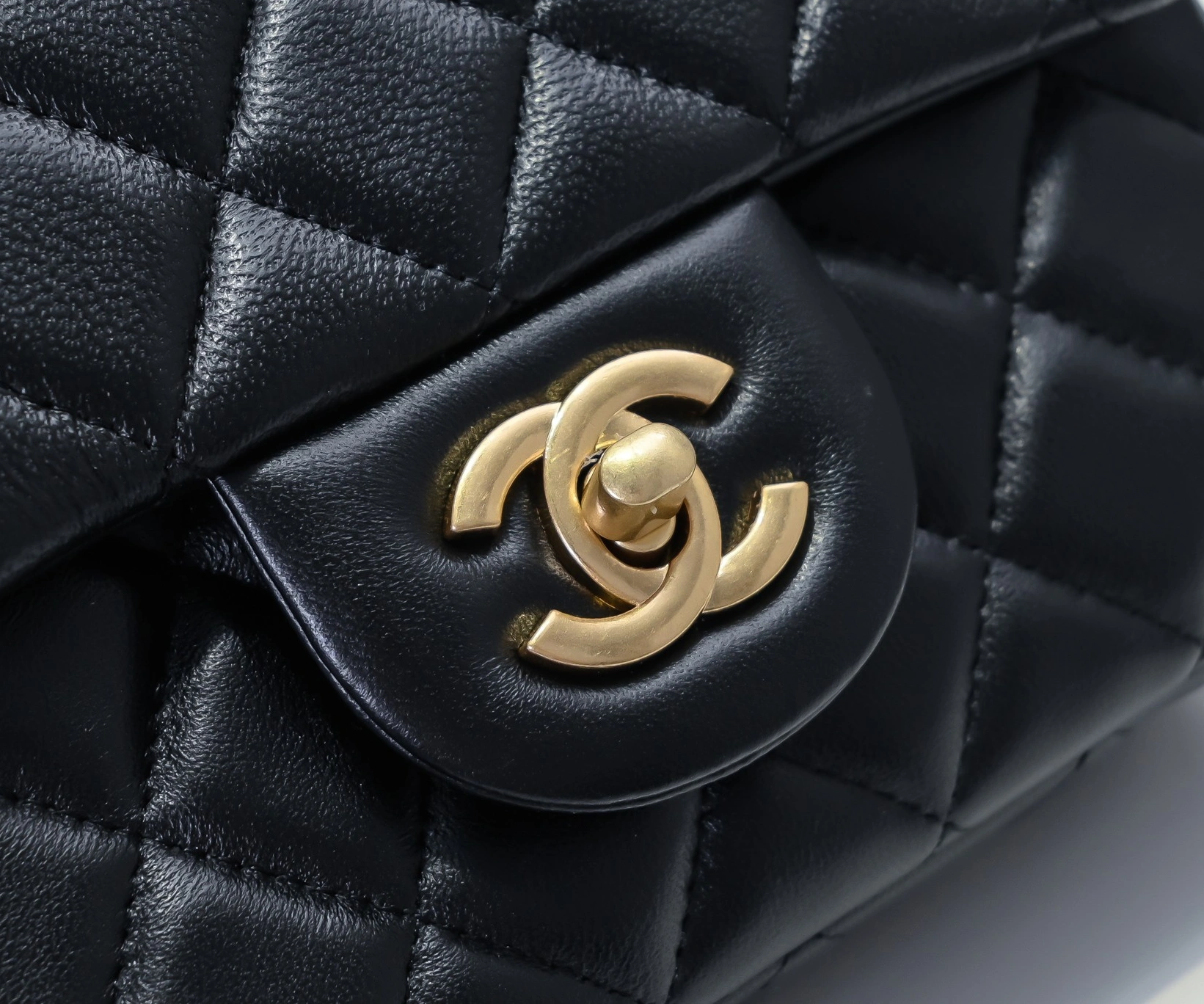 Reliable 8452 Chanel AAA Quality Messenger Bags For Women
