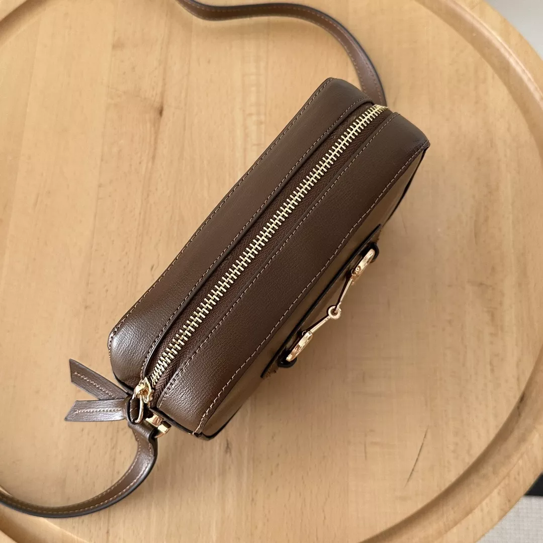 Reliable 9012 Gucci AAA Quality Messenger Bags For Women