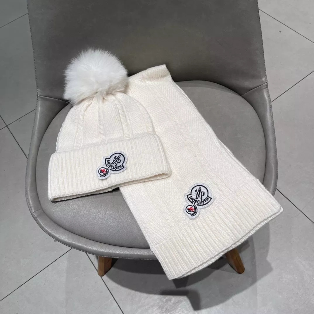 Reliable 9310 Moncler Hat and Scarf Set