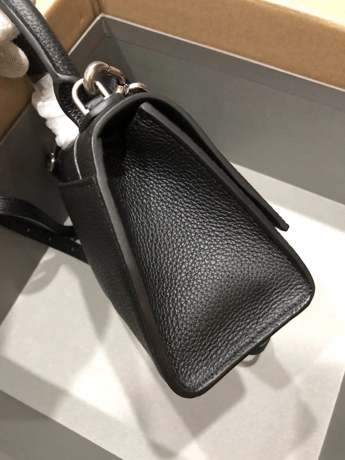 Reliable 9360 Balenciaga AAA Quality Handbags For Women