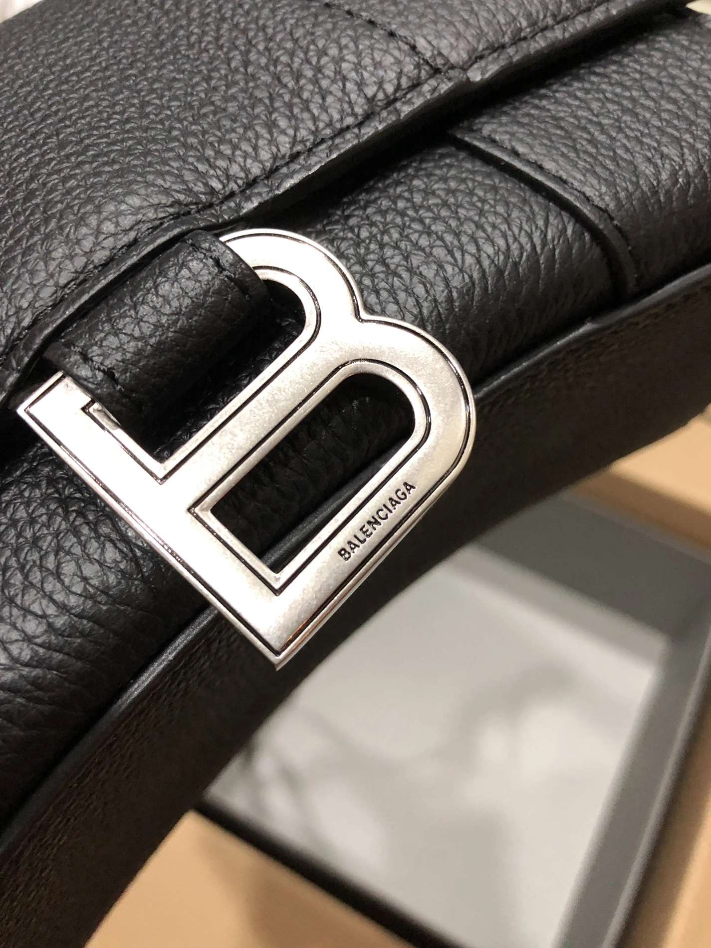 Reliable 9360 Balenciaga AAA Quality Handbags For Women