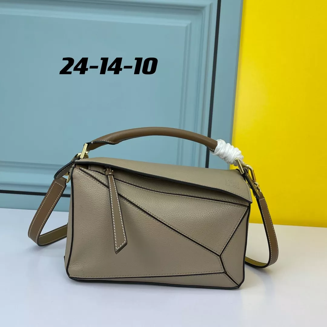 Reliable 9446 LOEWE AAA Quality Messenger Bags For Women