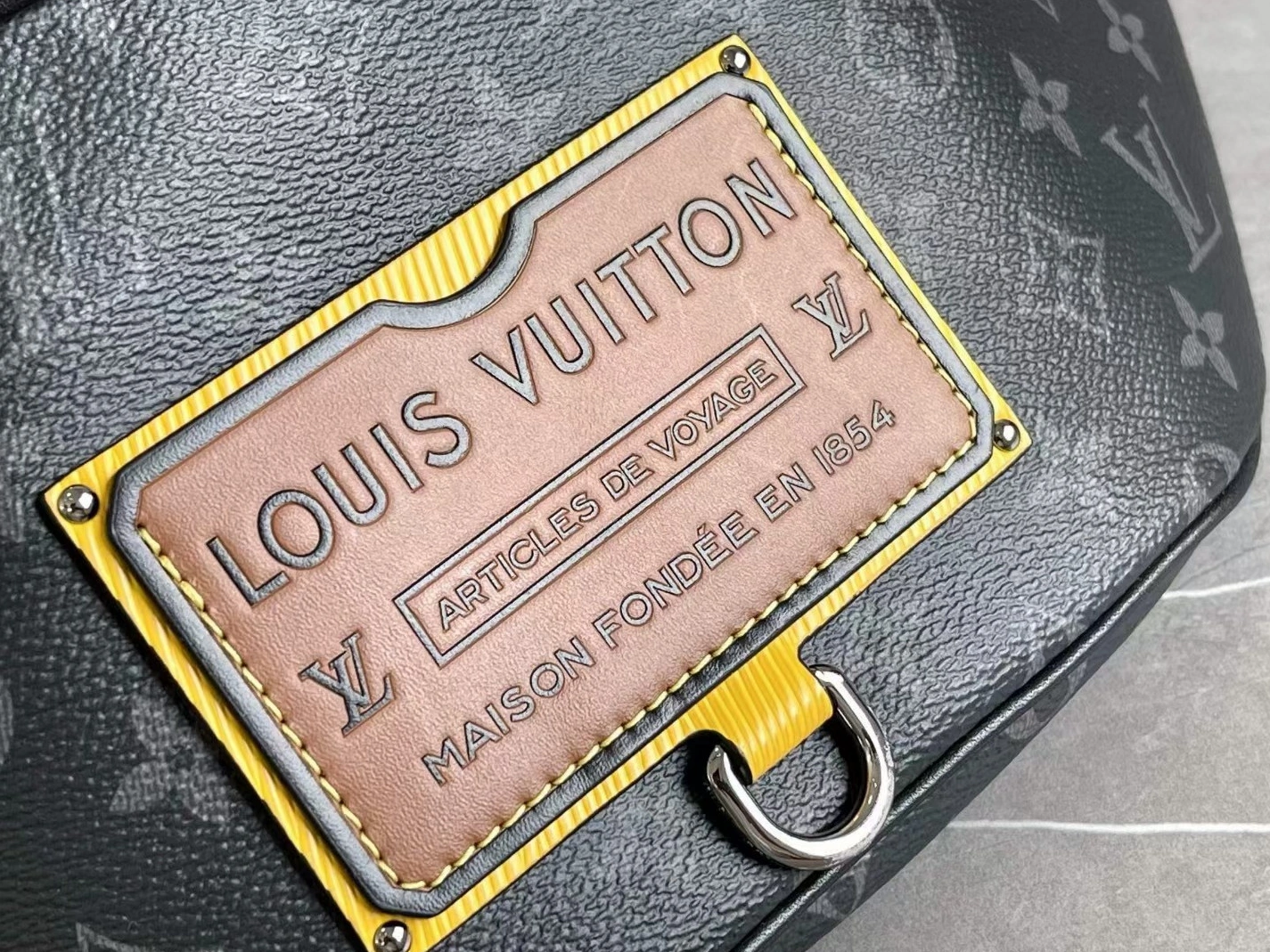 Reliable 9584 Louis Vuitton LV AAA Quality Belt Bags