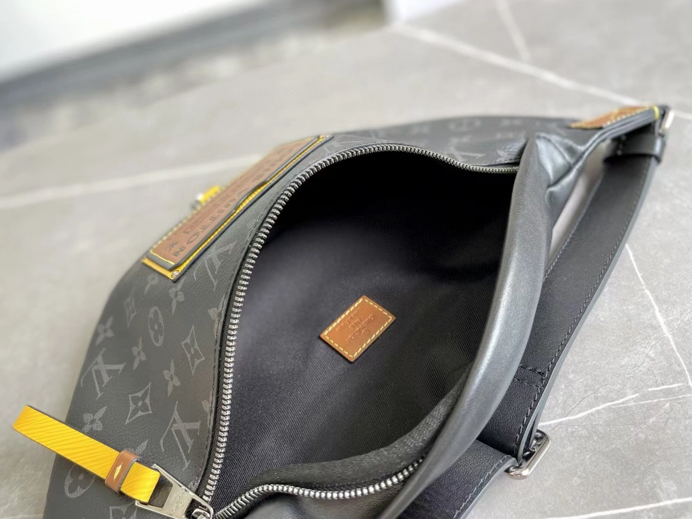 Reliable 9584 Louis Vuitton LV AAA Quality Belt Bags