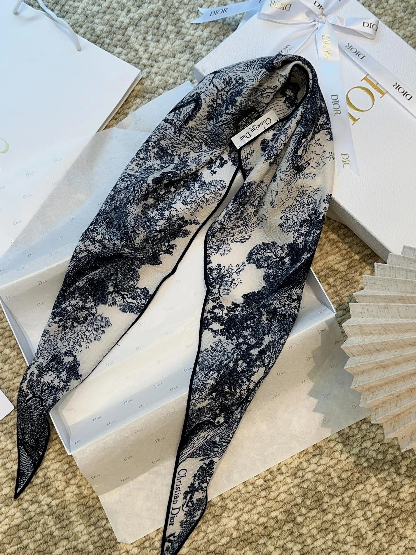 Reliable 9588 Christian Dior Silk Scarf