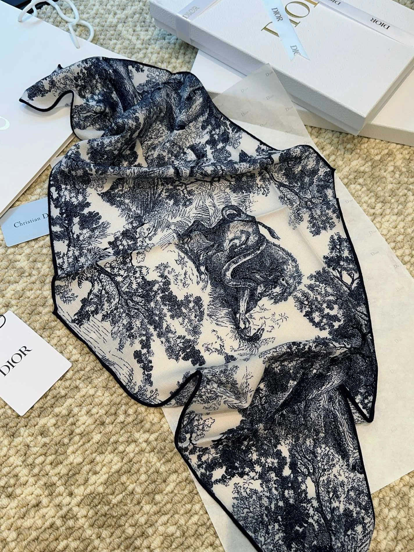Reliable 9588 Christian Dior Silk Scarf