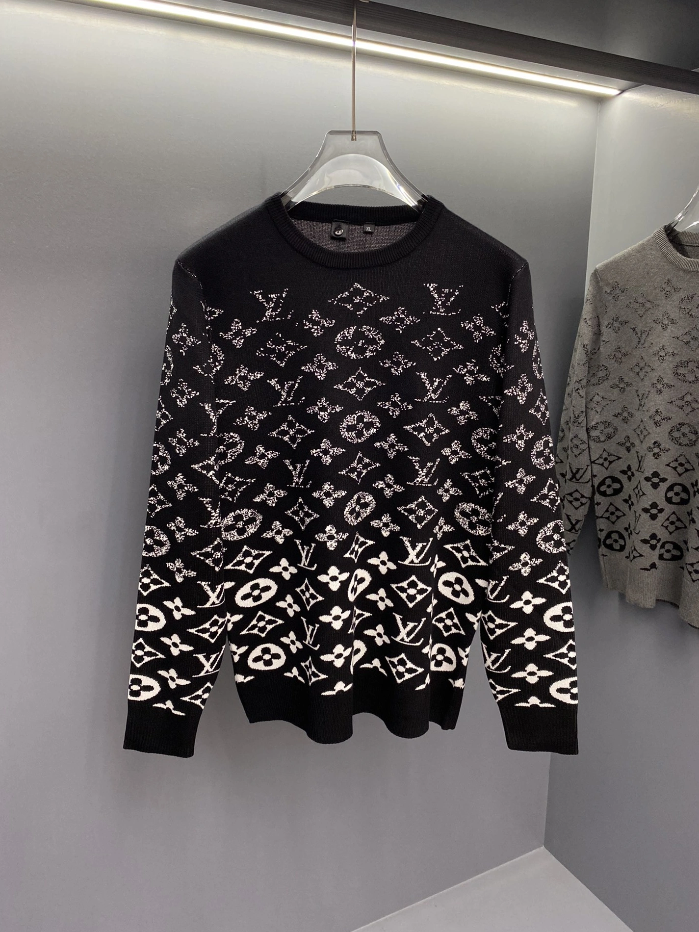 Reliable 9792 Louis Vuitton LV Sweaters Long Sleeved For Men