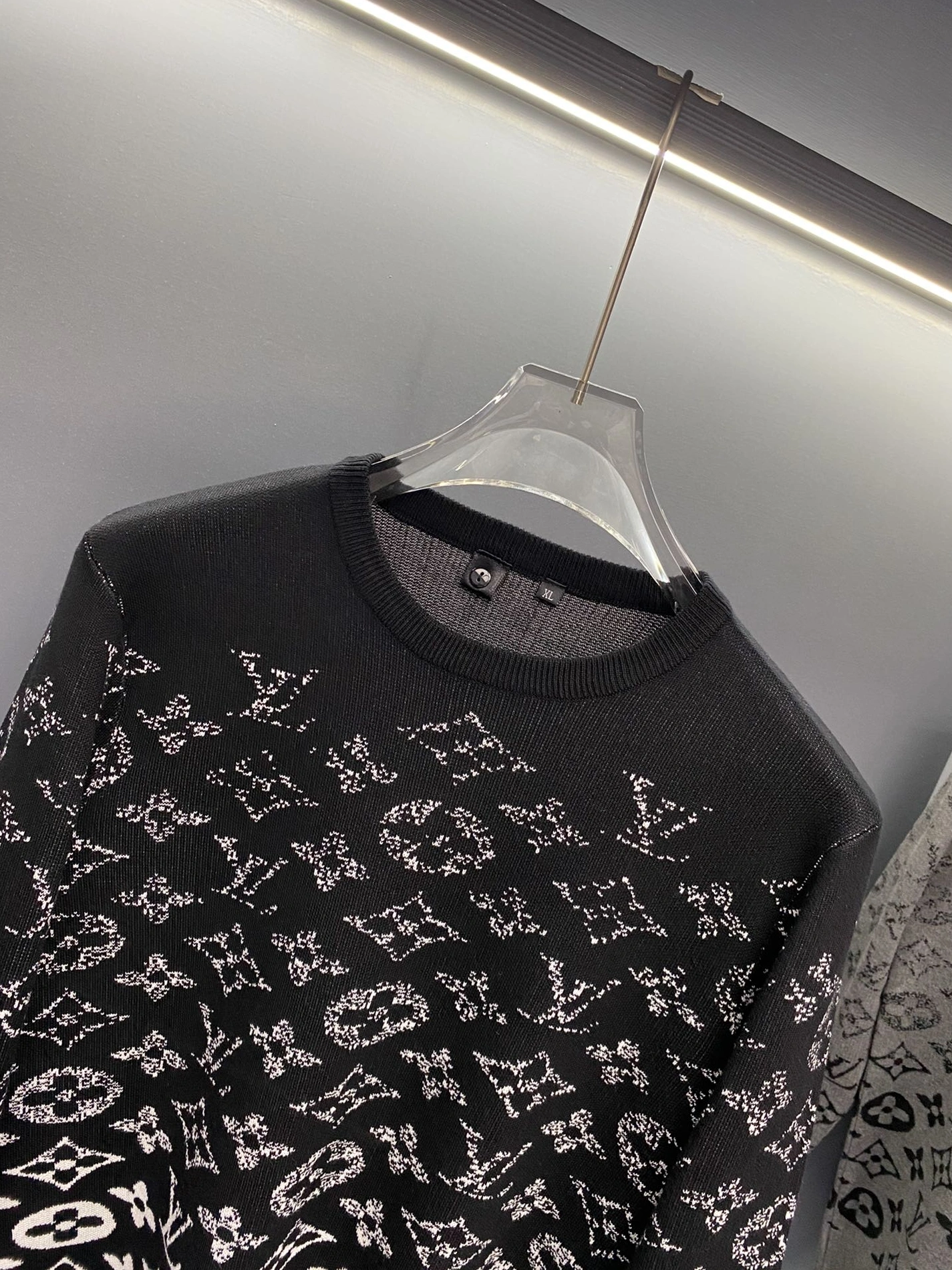 Reliable 9792 Louis Vuitton LV Sweaters Long Sleeved For Men