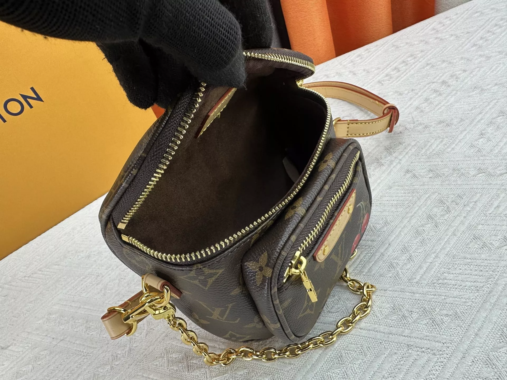 Resilient 1024 Louis Vuitton AAA Quality Messenger Bags For Women