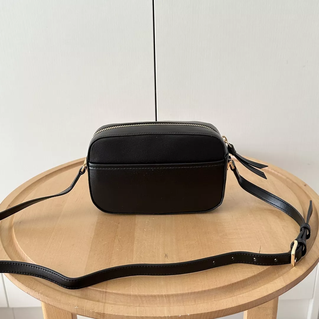 Resilient 1063 Gucci AAA Quality Messenger Bags For Women