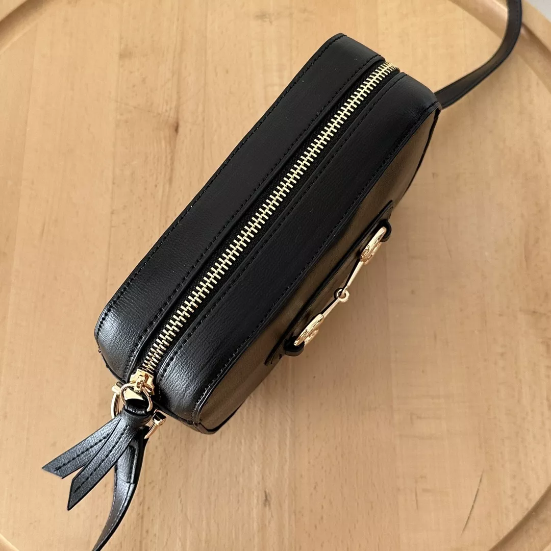 Resilient 1063 Gucci AAA Quality Messenger Bags For Women
