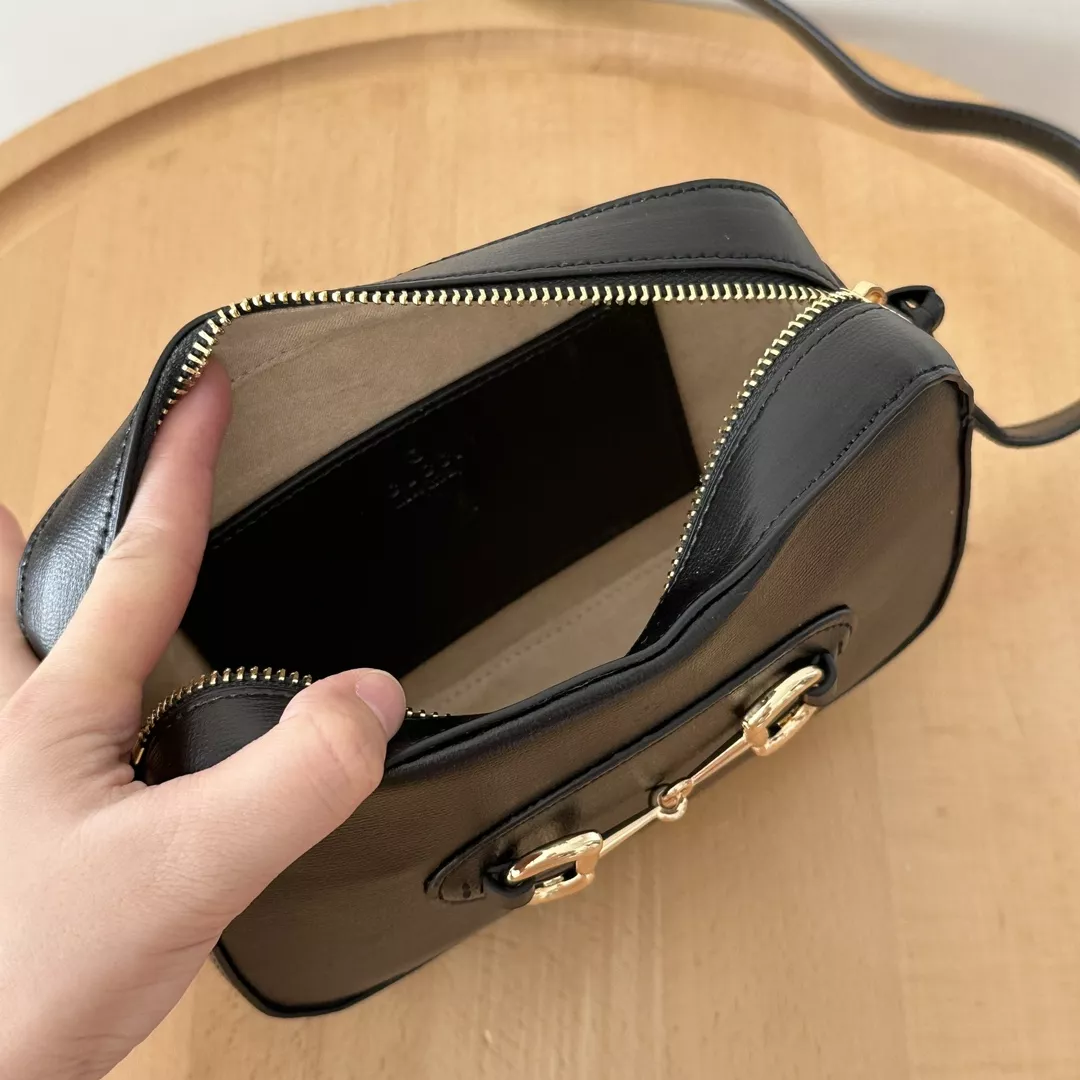 Resilient 1063 Gucci AAA Quality Messenger Bags For Women