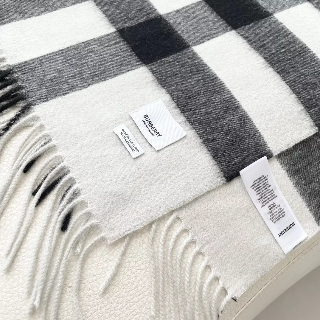 Resilient 1129 Burberry Scarf For Women