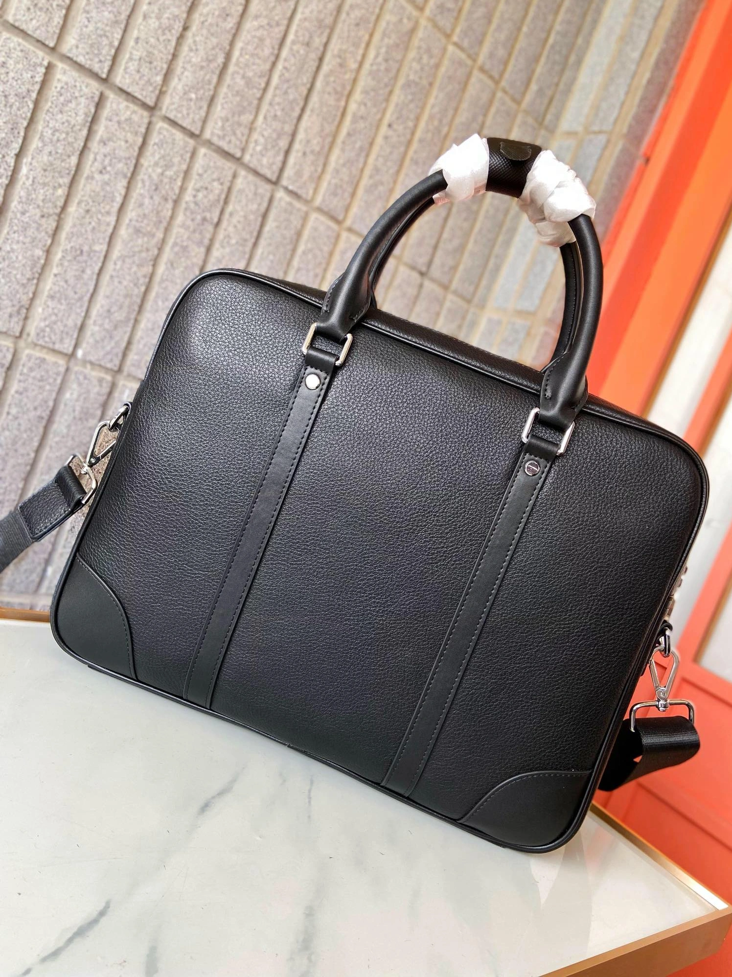 Resilient 1243 Louis Vuitton AAA Man Handbags