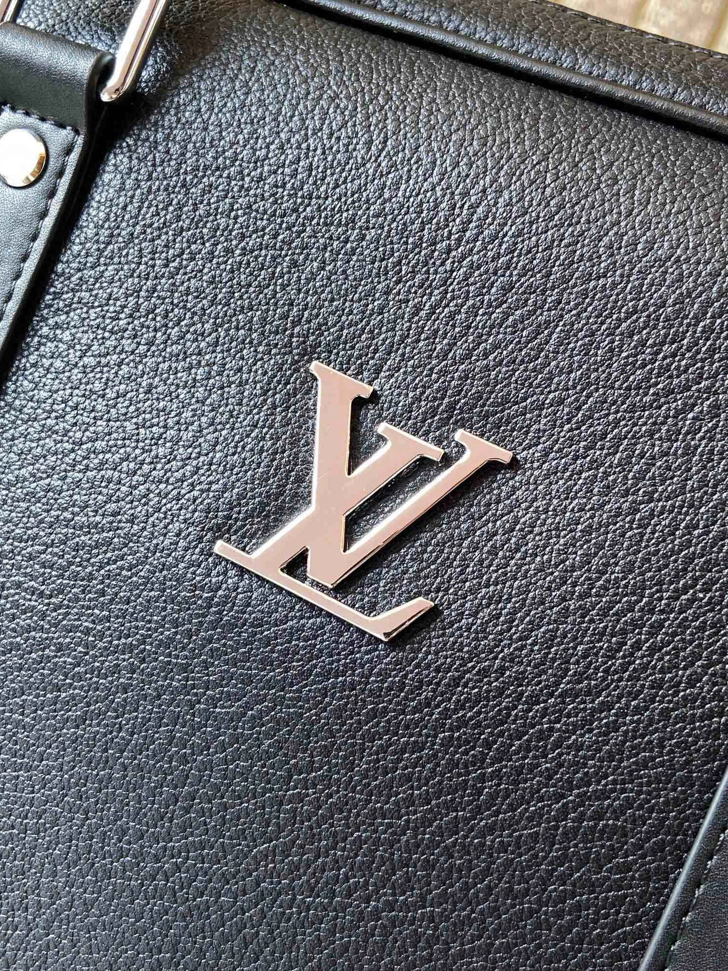 Resilient 1243 Louis Vuitton AAA Man Handbags