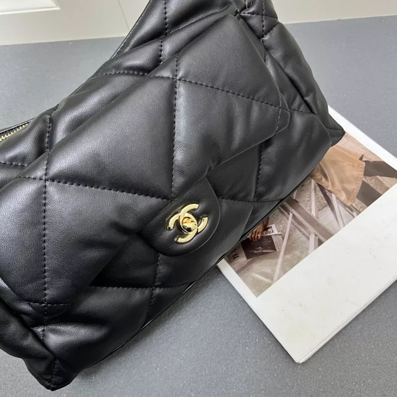 Resilient 142 Chanel AAA Quality Shoulder Bags For Women