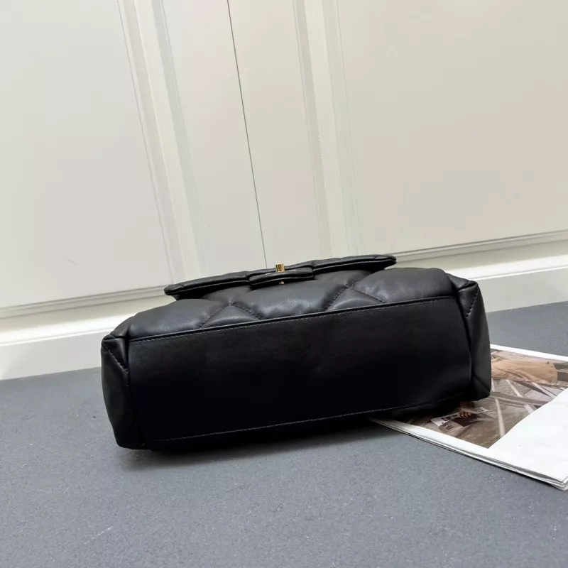 Resilient 142 Chanel AAA Quality Shoulder Bags For Women