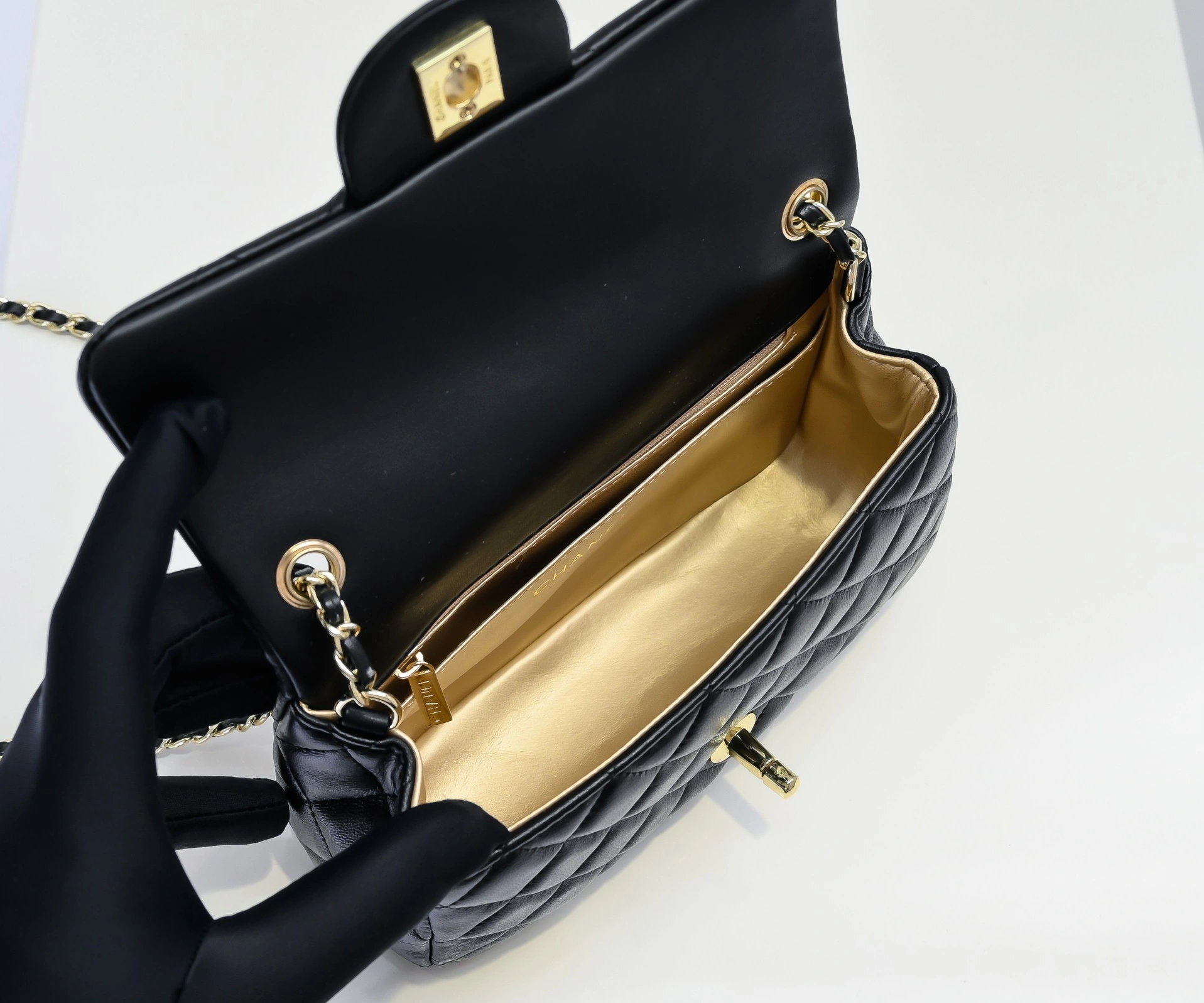 Resilient 1539 Chanel AAA Quality Messenger Bags