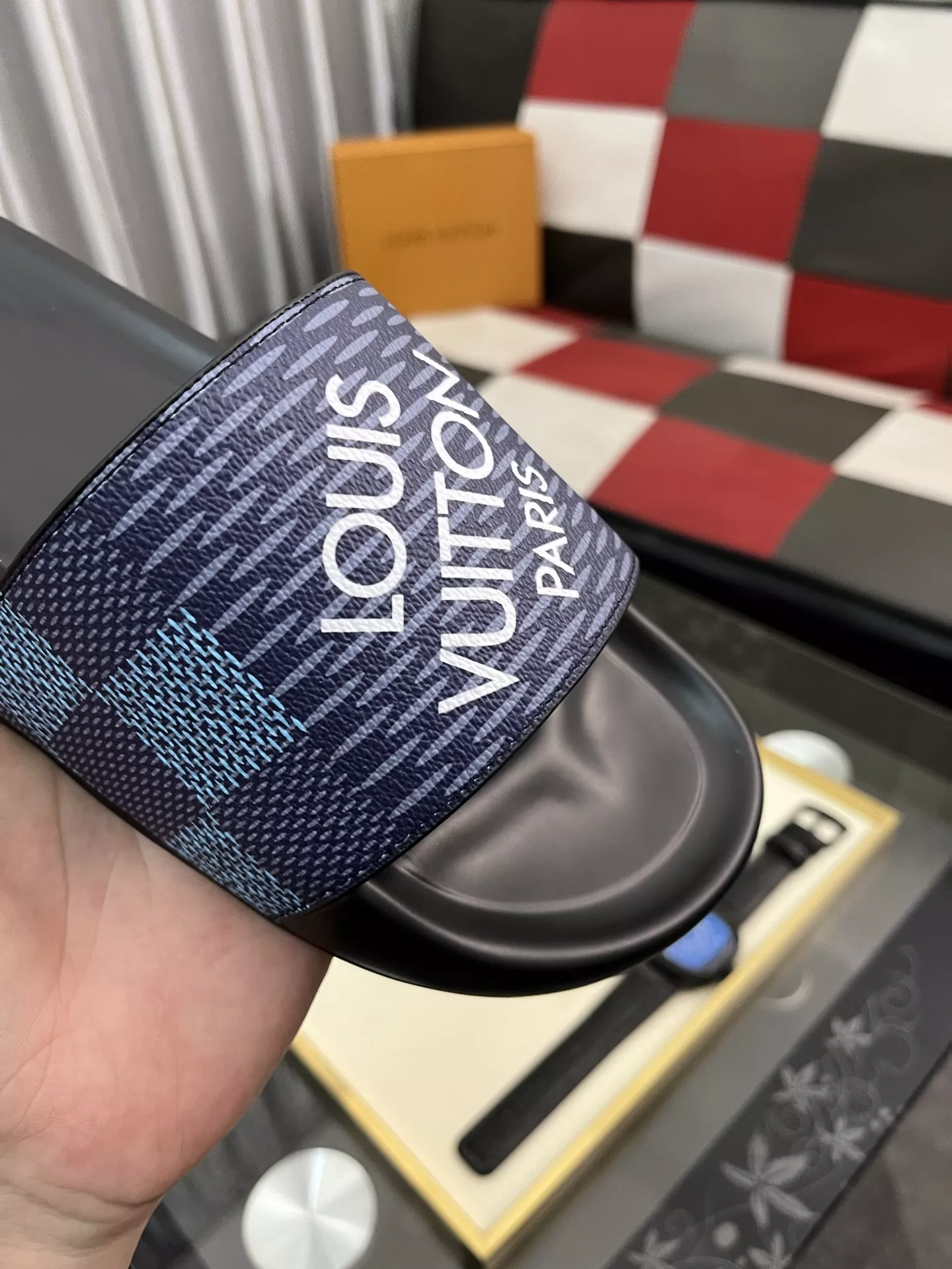 Resilient 1581 Louis Vuitton Slippers For Men