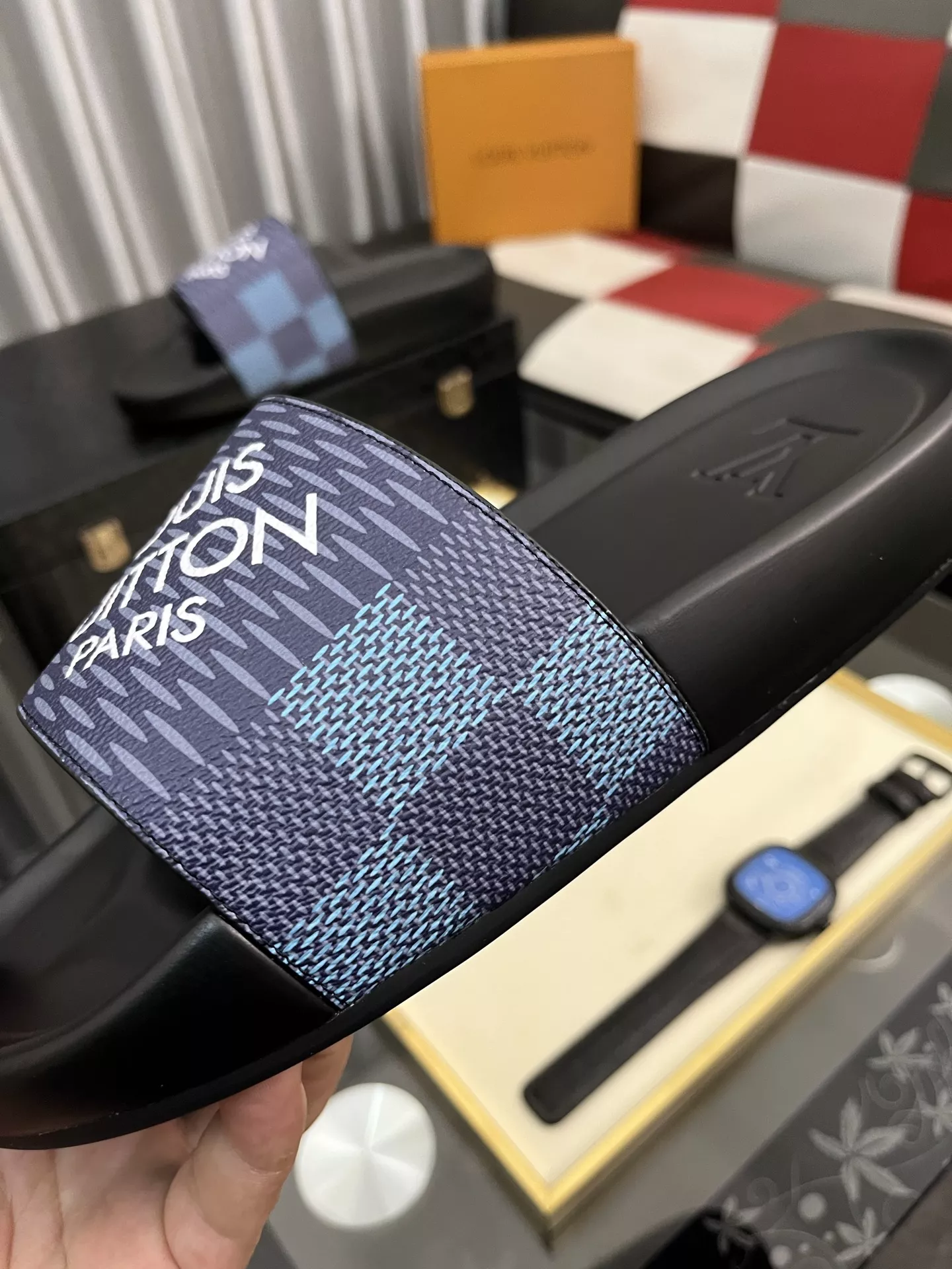Resilient 1581 Louis Vuitton Slippers For Men