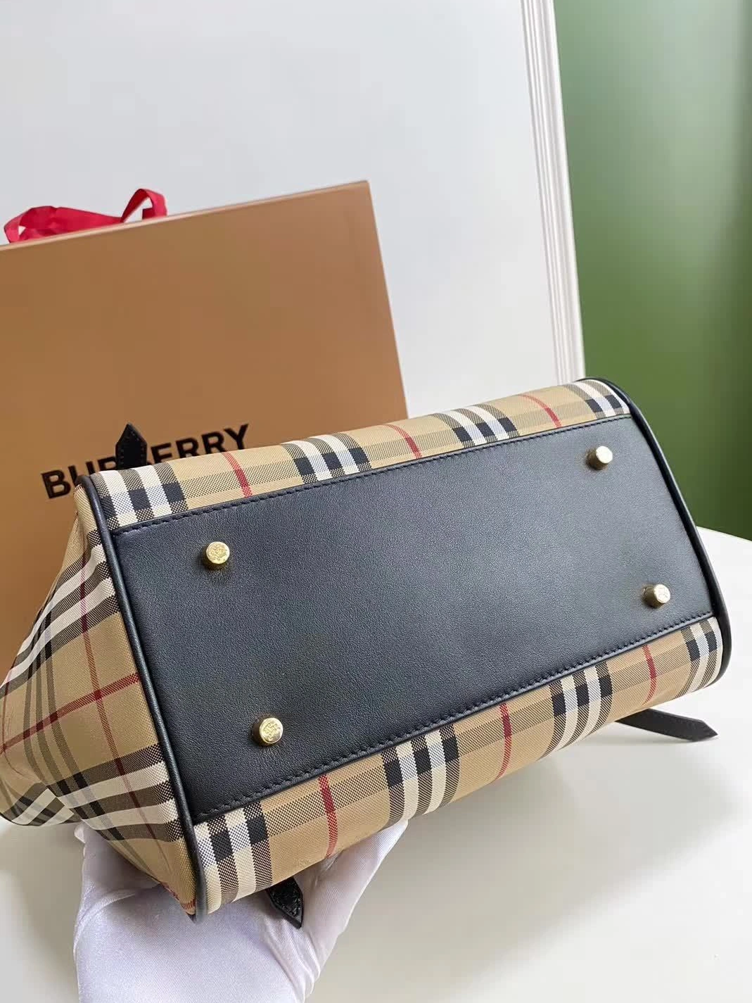 Resilient 1667 Burberry AAA Handbags For Women