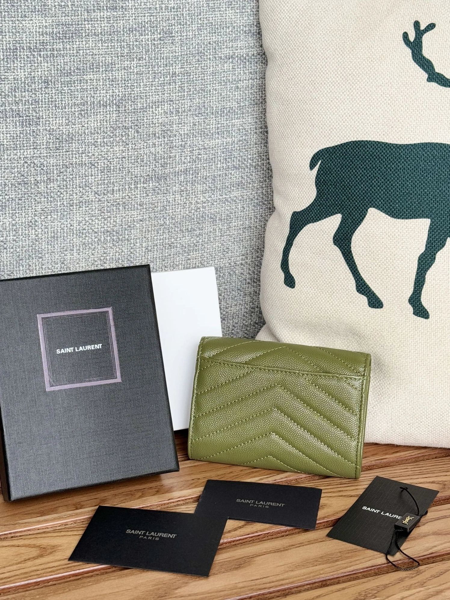 Resilient 1972 Yves Saint Laurent AAA Quality Wallets